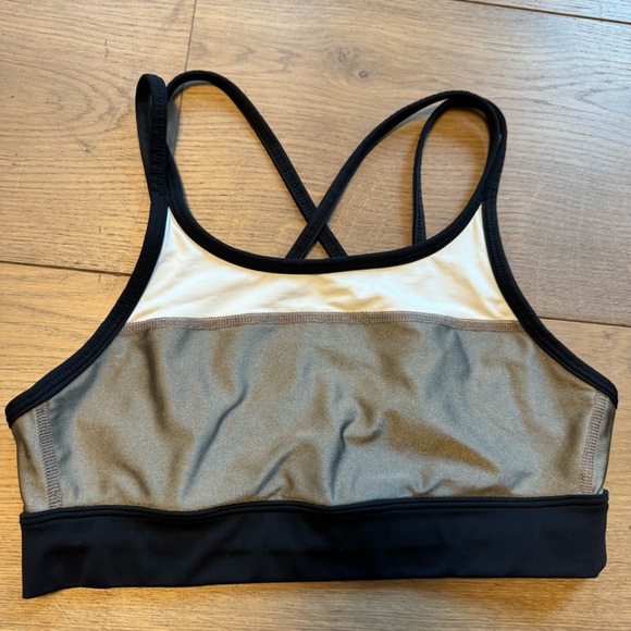 Alala Biker short (S) AND sports bra (M) matching set - Picture 12 of 16